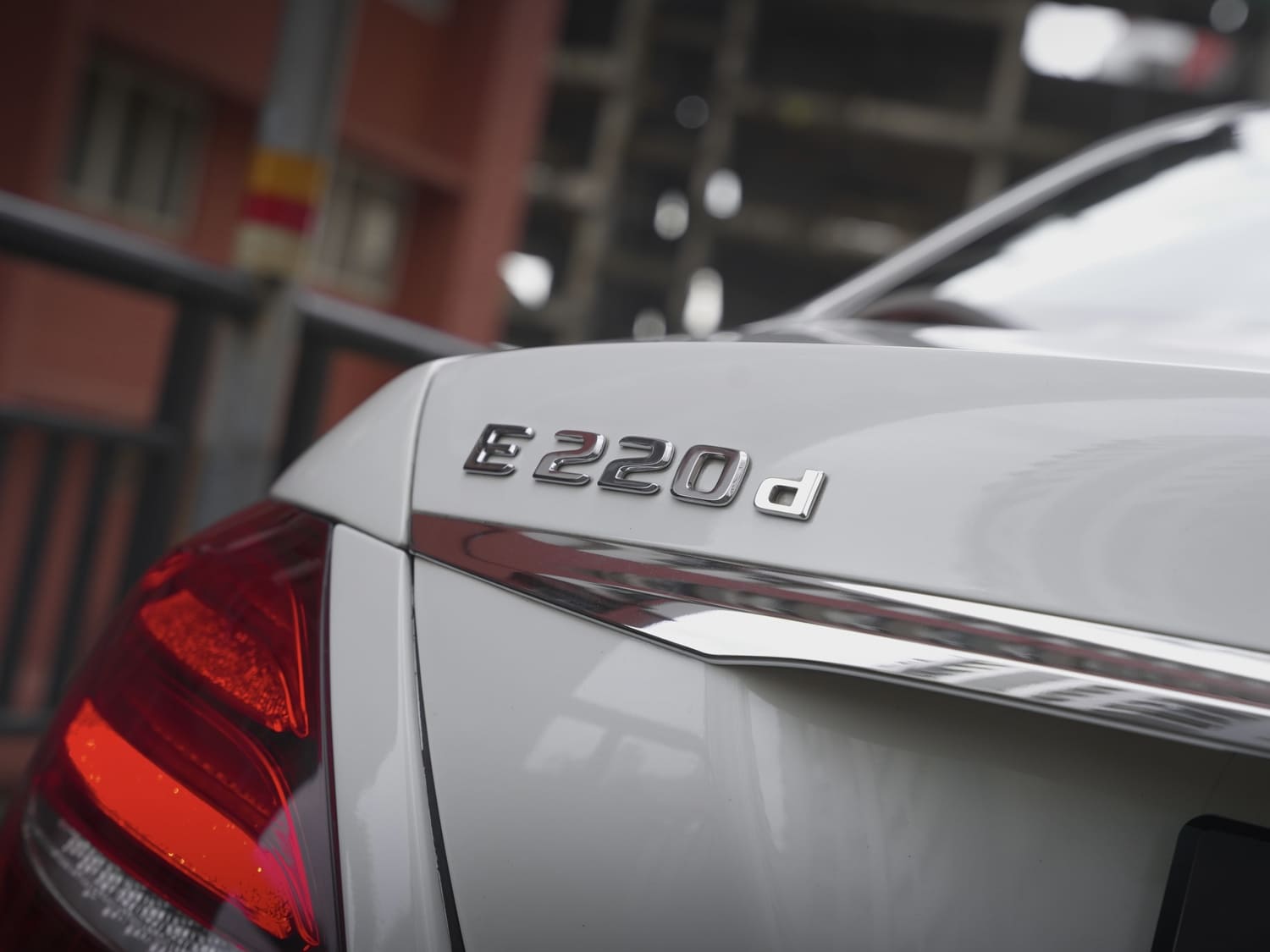 MERCEDES-BENZ E 220D (15)