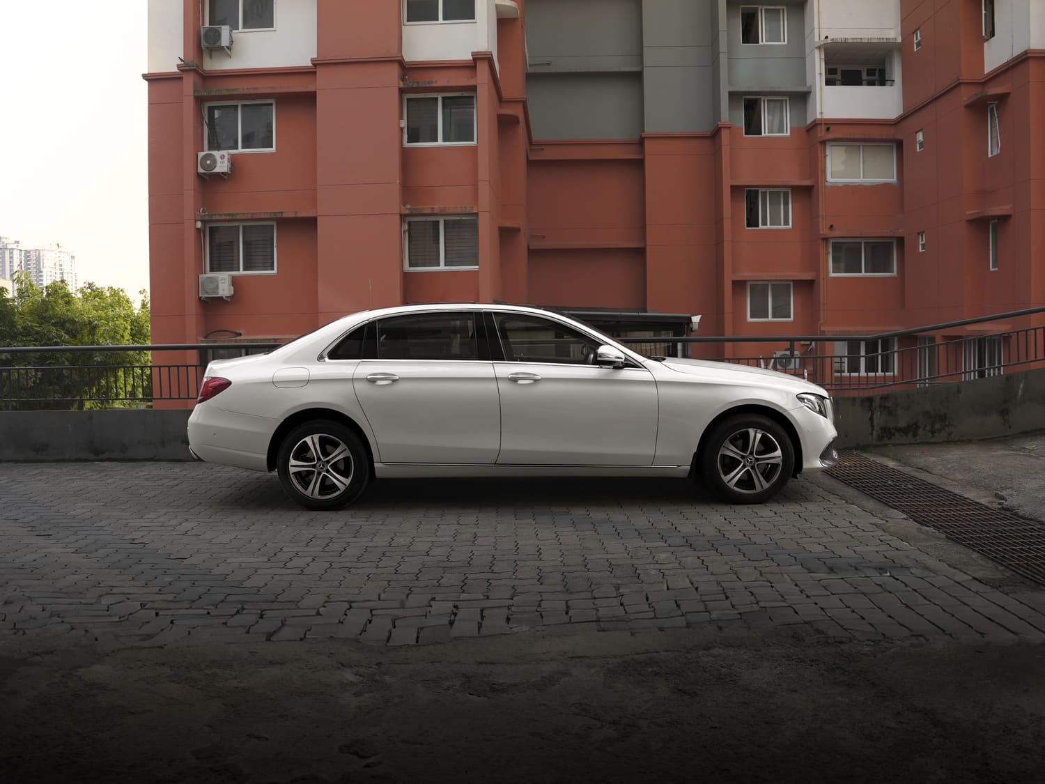 MERCEDES-BENZ E 220D (17)