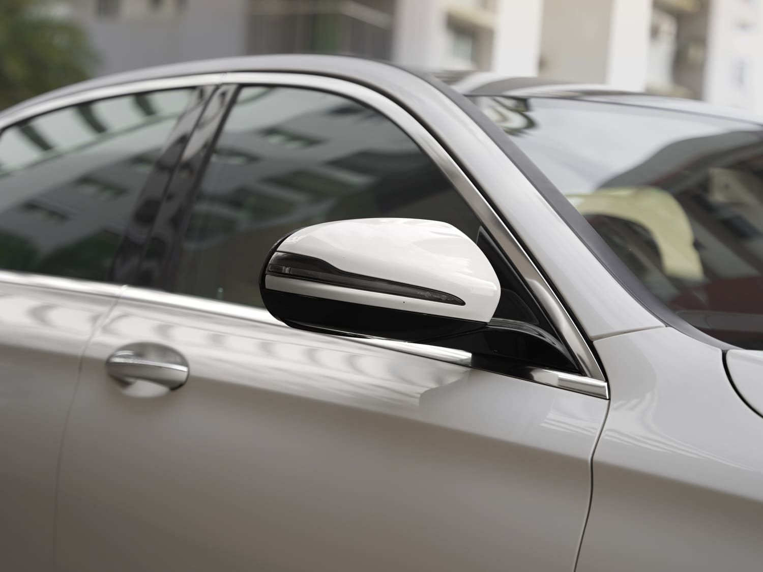 MERCEDES-BENZ E 220D (4)