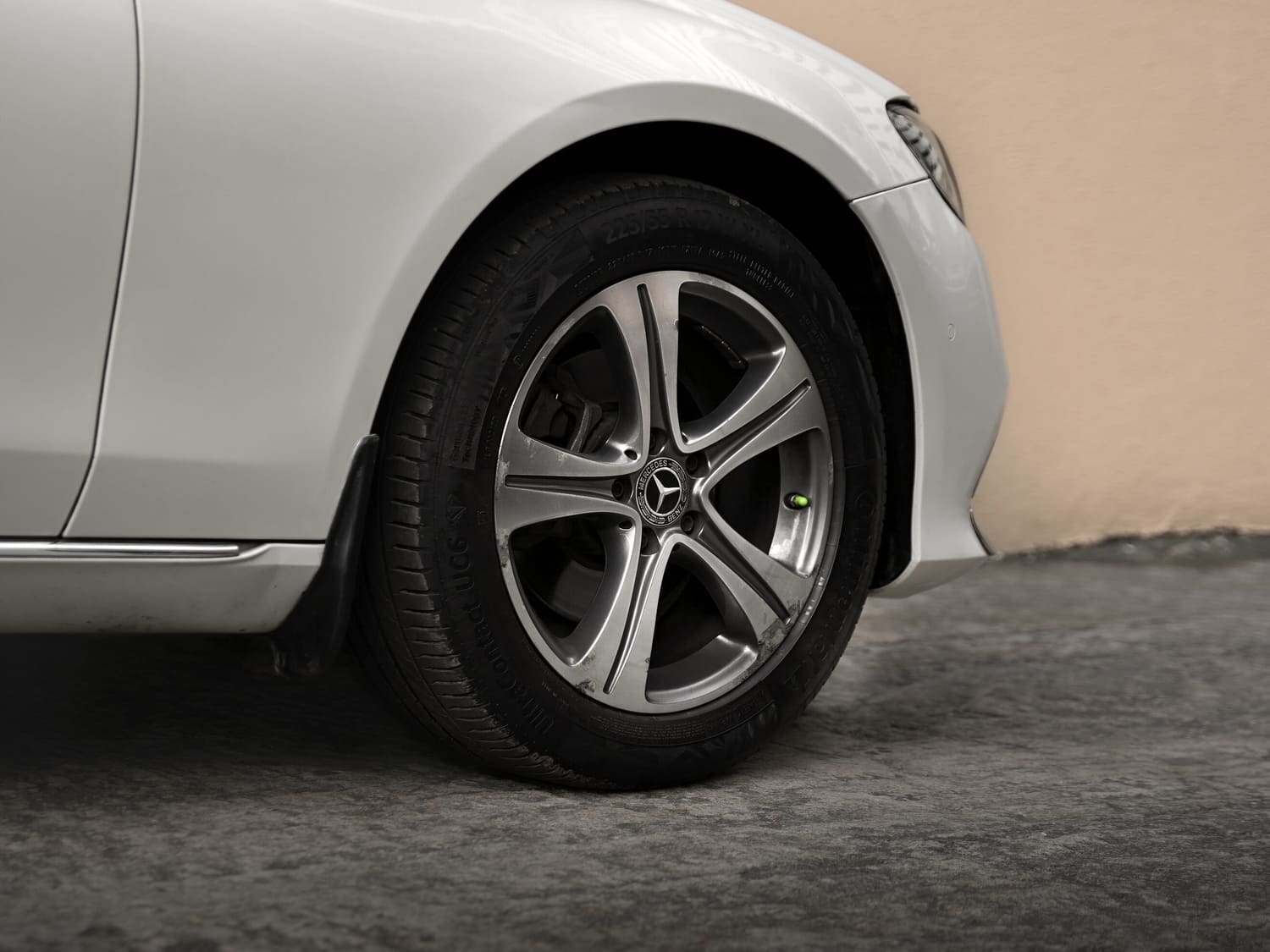 MERCEDES-BENZ E 220D (8)