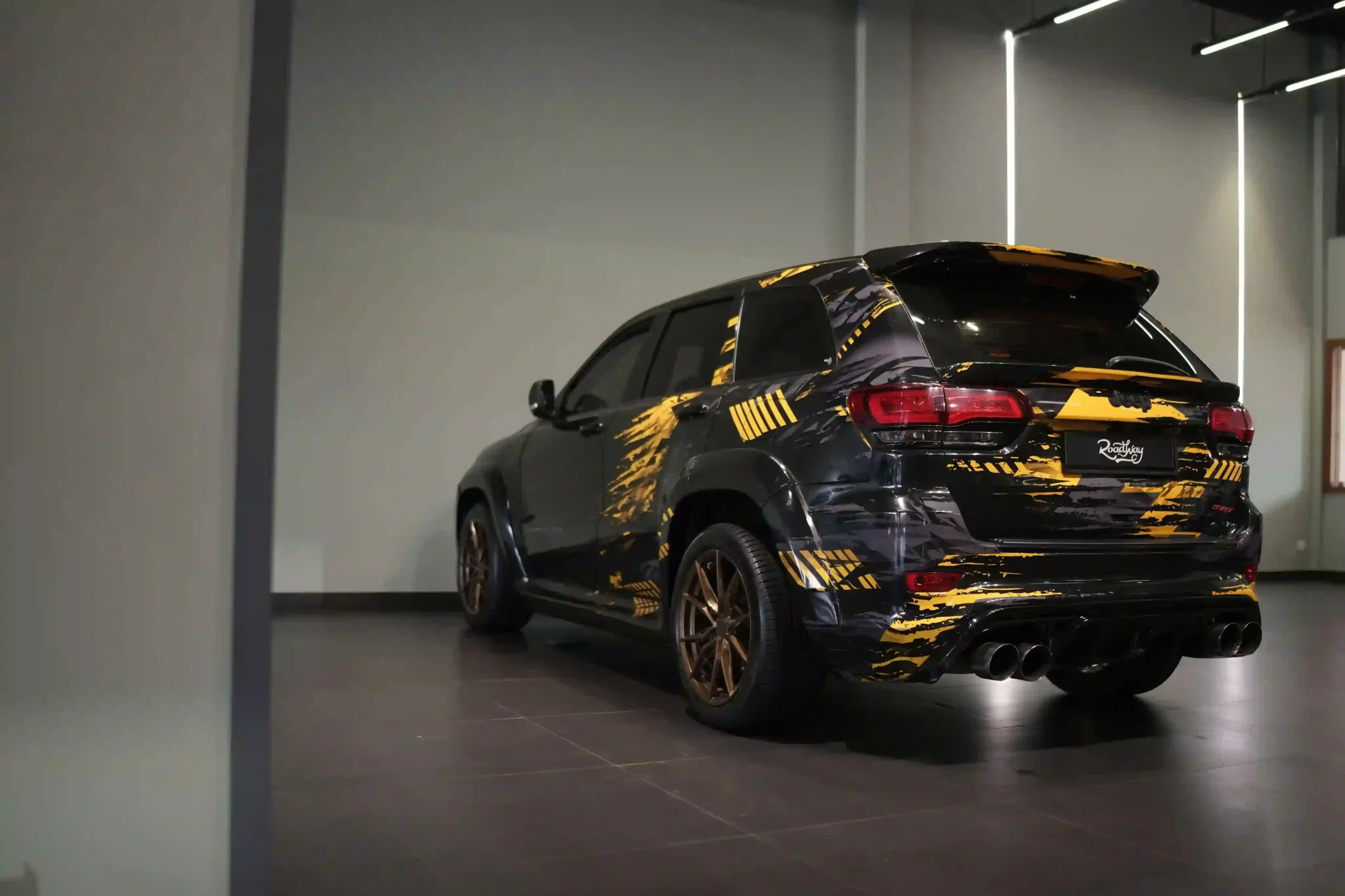 best used-jeep-grand-cherokee-in-kerala-back-view