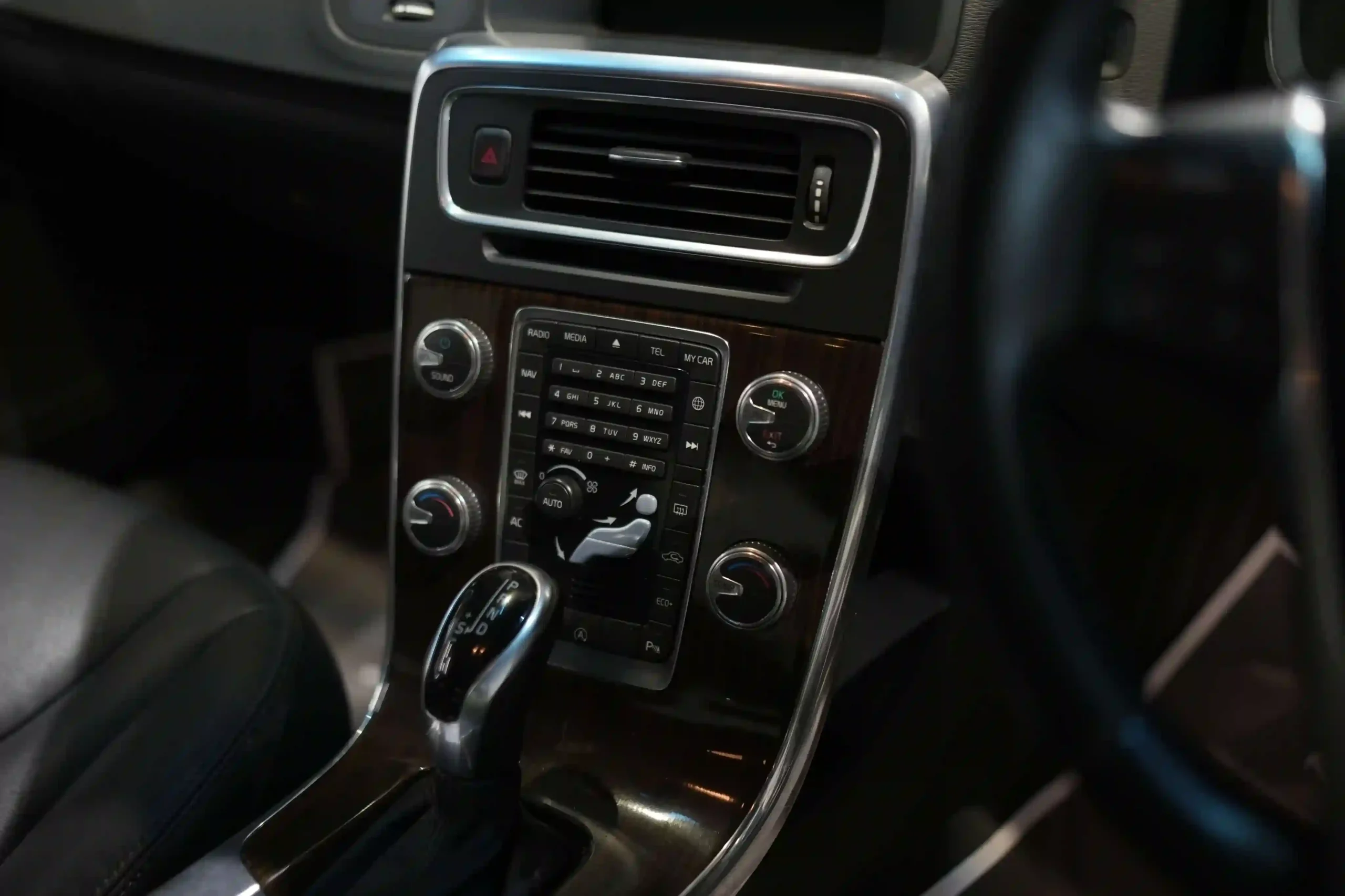 best-used-volvo-car-in-kerala-interior