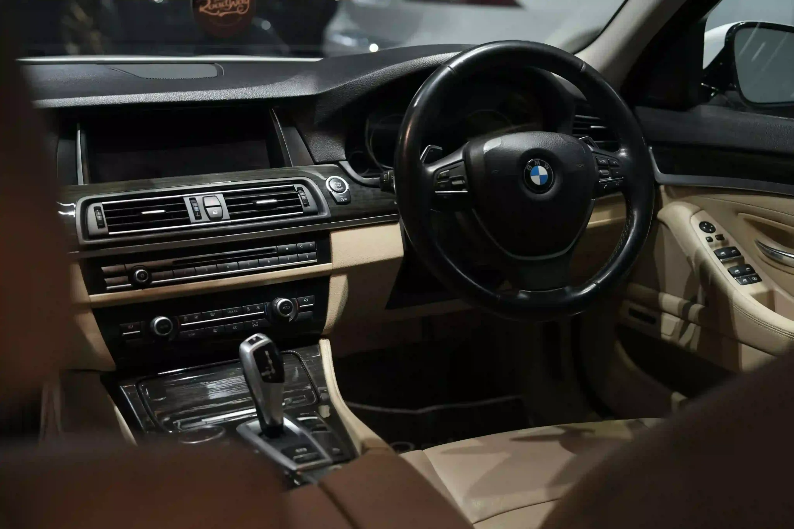 second-hand-bmw-car-in-kerala-interior-view