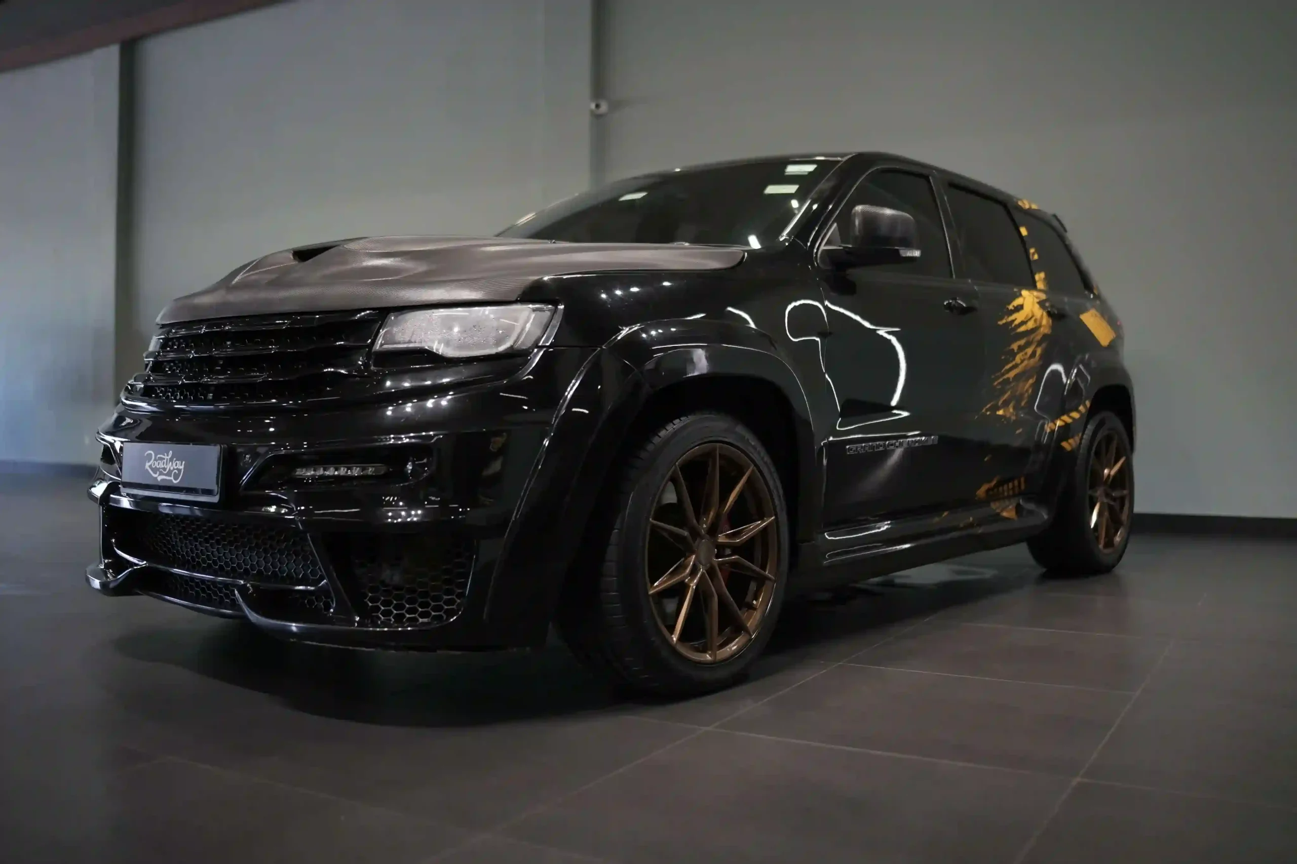 used-jeep-grand-cherokee-in-kerala-front-view