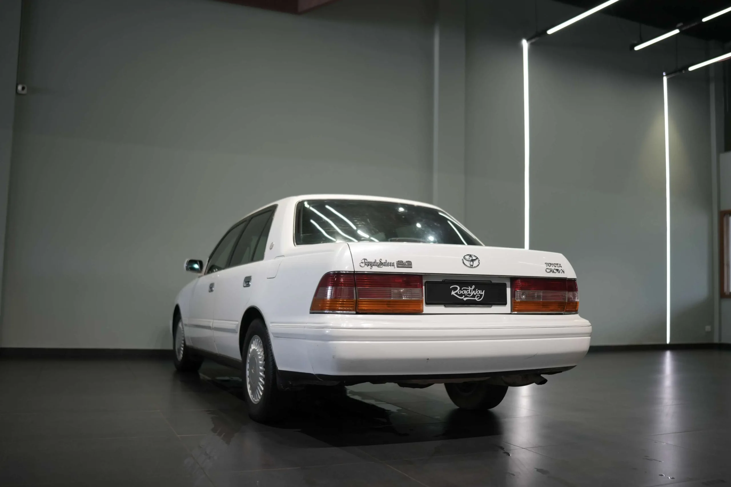 used-toyota-crown-cars-in-kerala-back-view