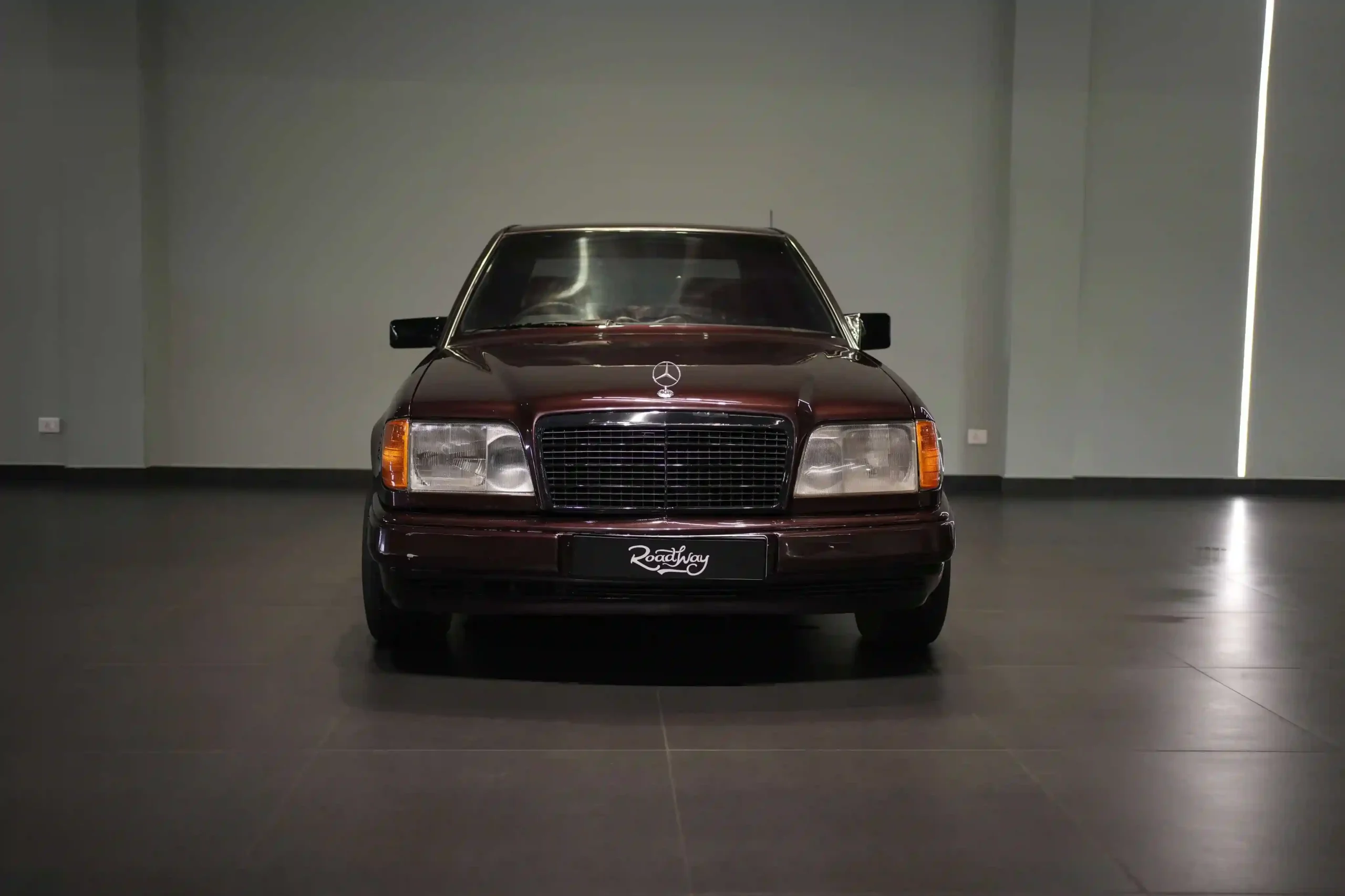 mercedes-benz-w124-in-kerala-front-view