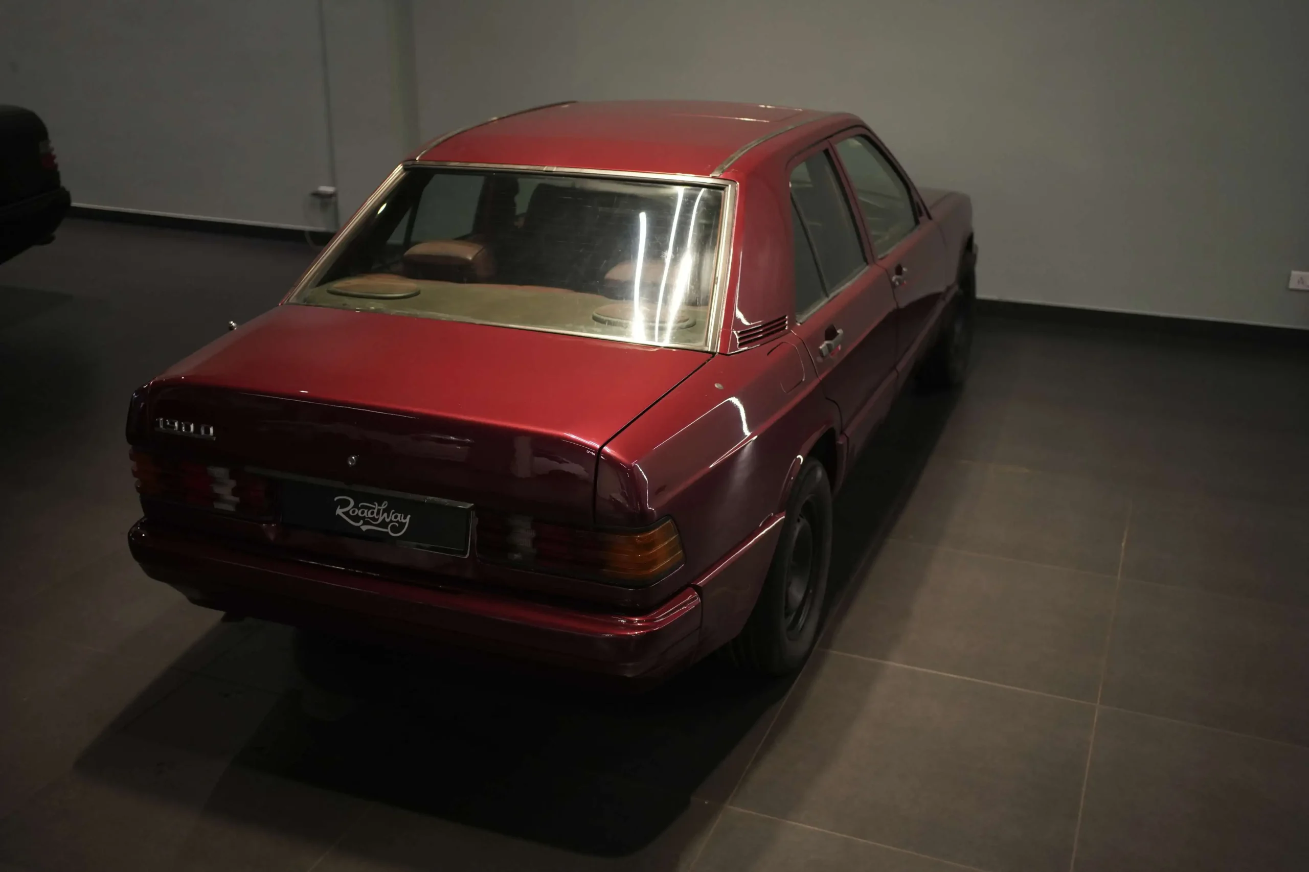 used-mercedes-benz-190-d-in-kerala-back-side-view