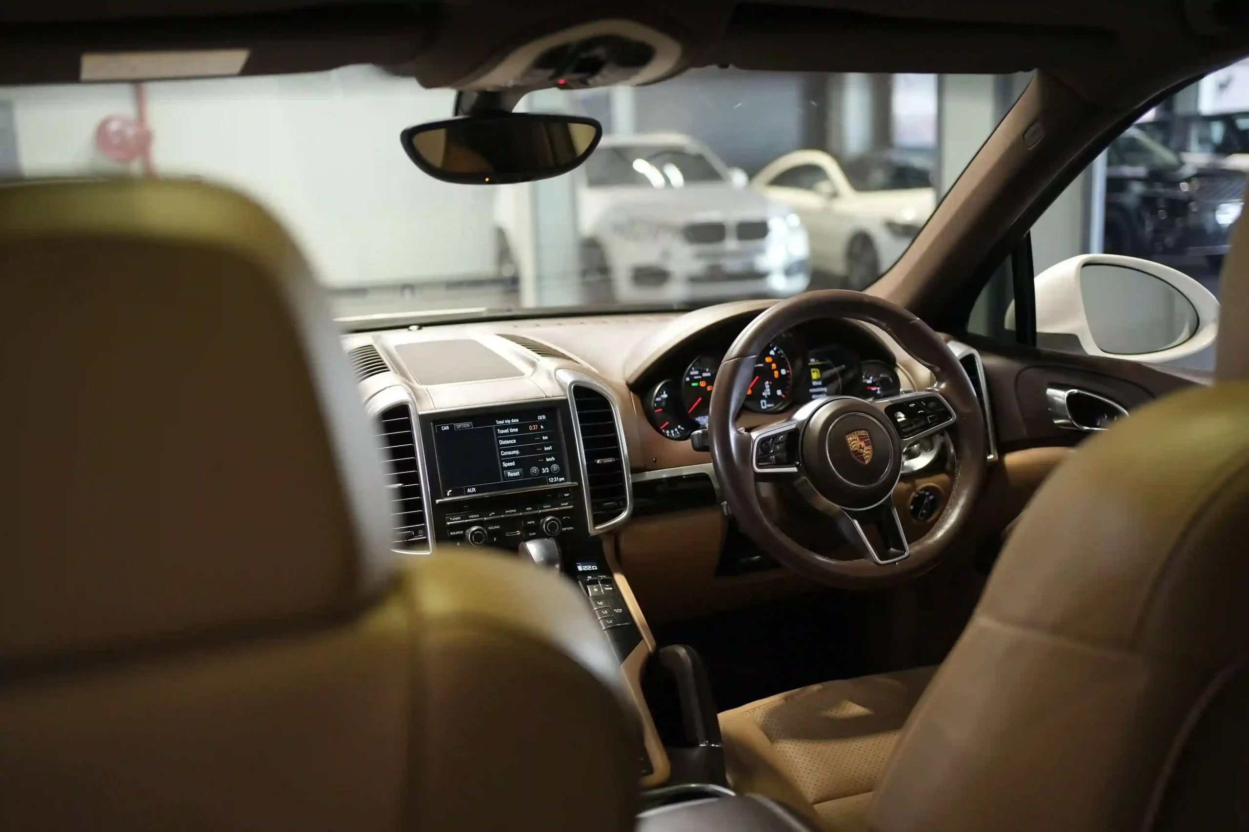 used-porsche-cayenne-in-kerala-interior