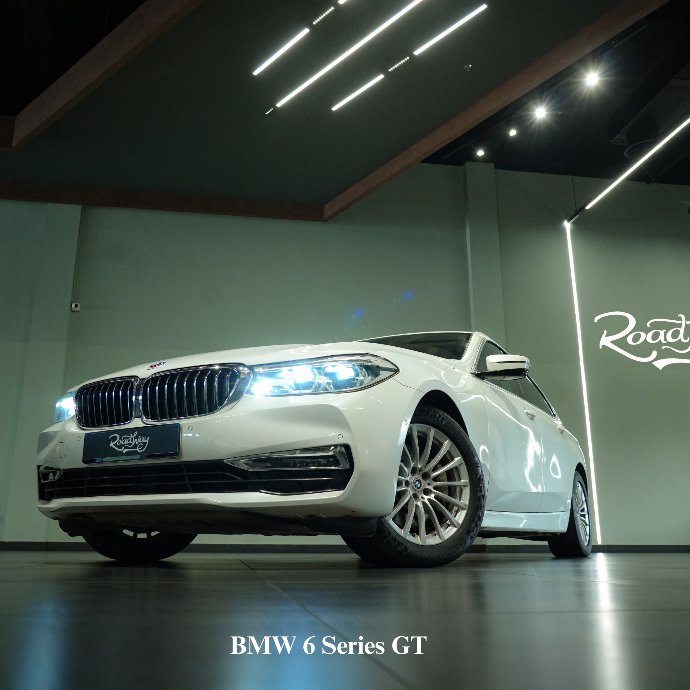 Black Simple Luxury Watch Sale Instagram Post - 1